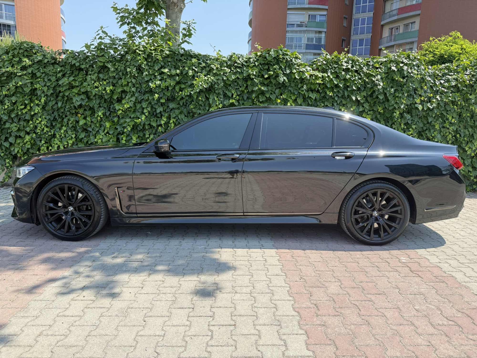 SATILIK 2020 BMW 740Ld xDrive Long Carbon Core arka aks - 6